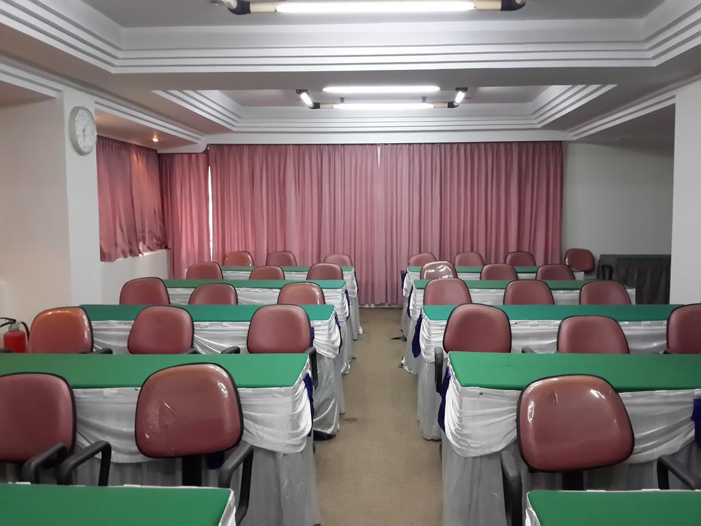 Reddoorz Plus Near Kebayoran Baru Blok S Jakarta Exterior foto