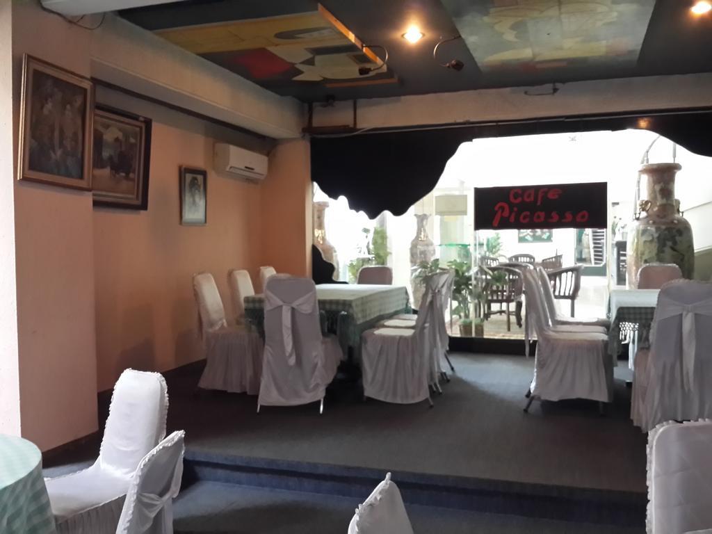 Reddoorz Plus Near Kebayoran Baru Blok S Jakarta Exterior foto