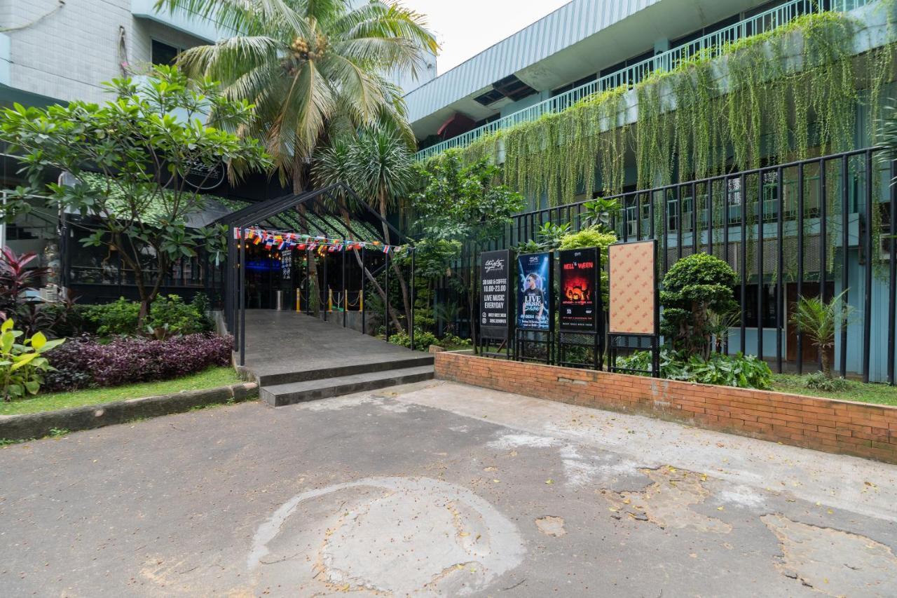 Reddoorz Plus Near Kebayoran Baru Blok S Jakarta Exterior foto