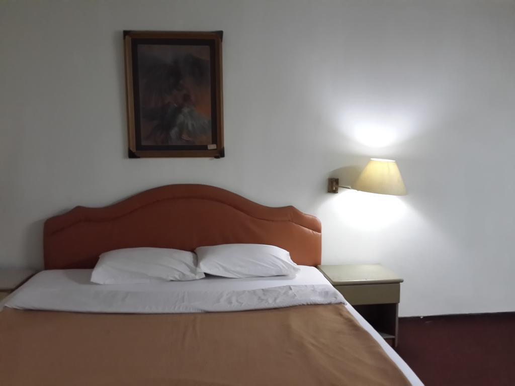Reddoorz Plus Near Kebayoran Baru Blok S Jakarta Zimmer foto