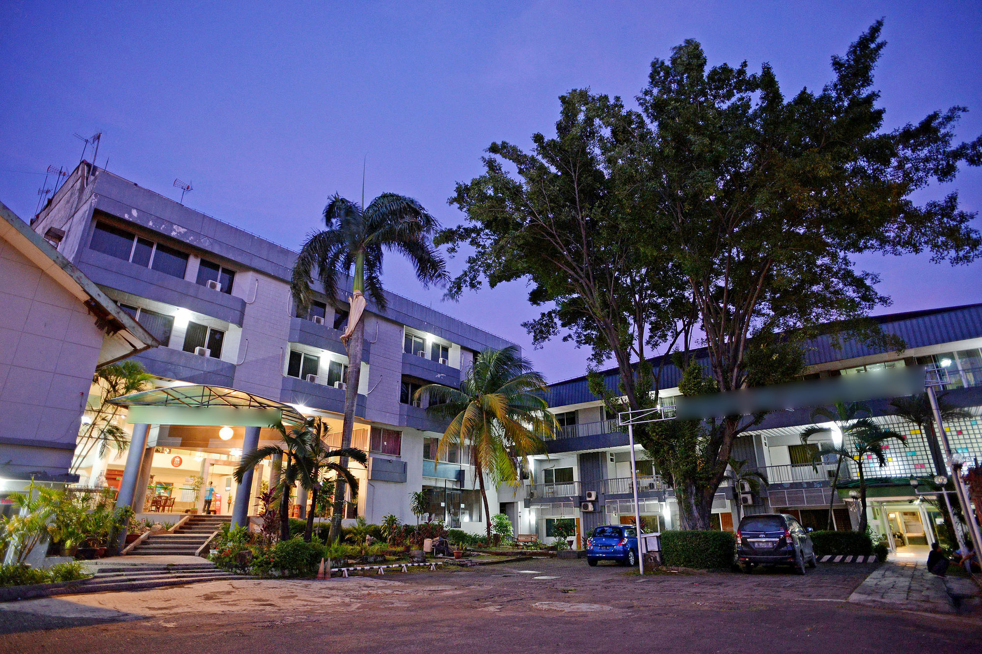 Reddoorz Plus Near Kebayoran Baru Blok S Jakarta Exterior foto