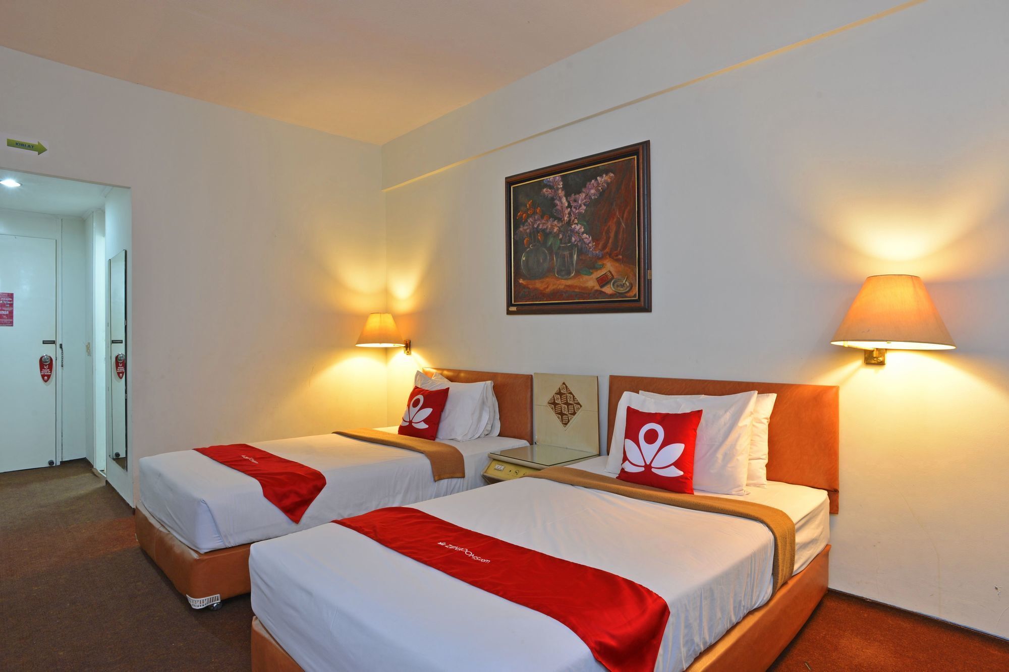 Reddoorz Plus Near Kebayoran Baru Blok S Jakarta Exterior foto